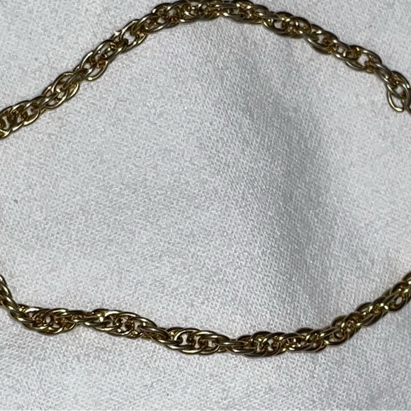 Vintage twisted rope chain bracelet lobster clasp 6”in good vintage conditi - Picture 1 of 2